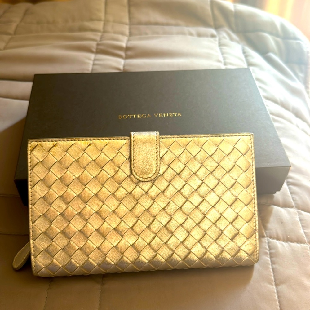 Authentic Bottega Veneta Continental Wallet